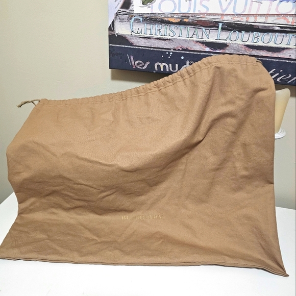 ‼️SOLD‼️BURBERRY ASHBY BUCKET BAG HOUSE CHECK CANVAS W DUSTBAG AND POUCH EUC - Picture 16 of 16